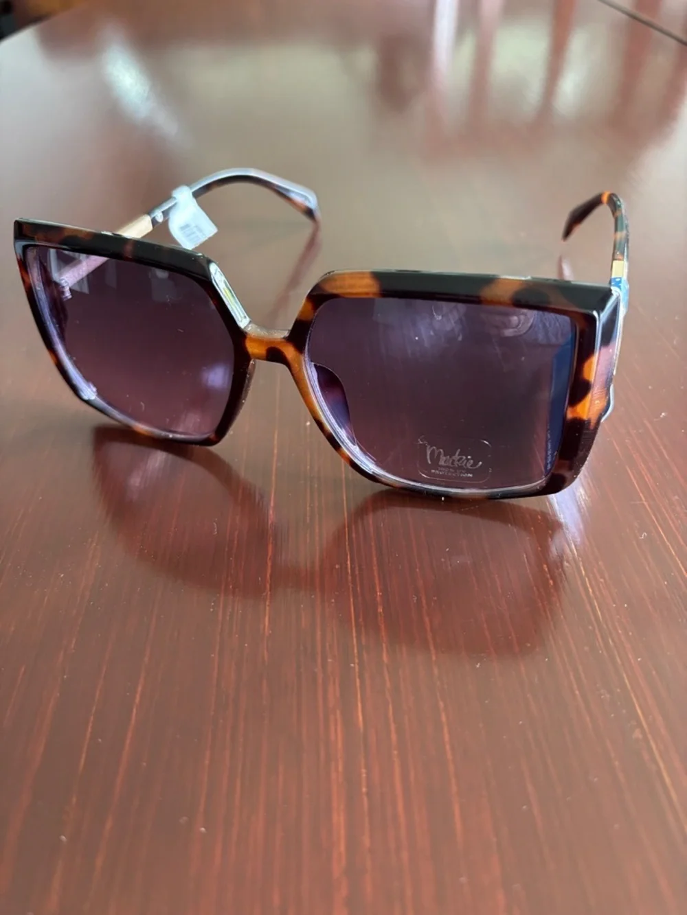 Mackie 100% UV protection Square/round tortoise shell,gold arms,pink lens - Picture 2 of 12